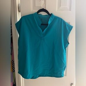 Rafaela Oversized Scrub Top- Women’s Medium in teal
